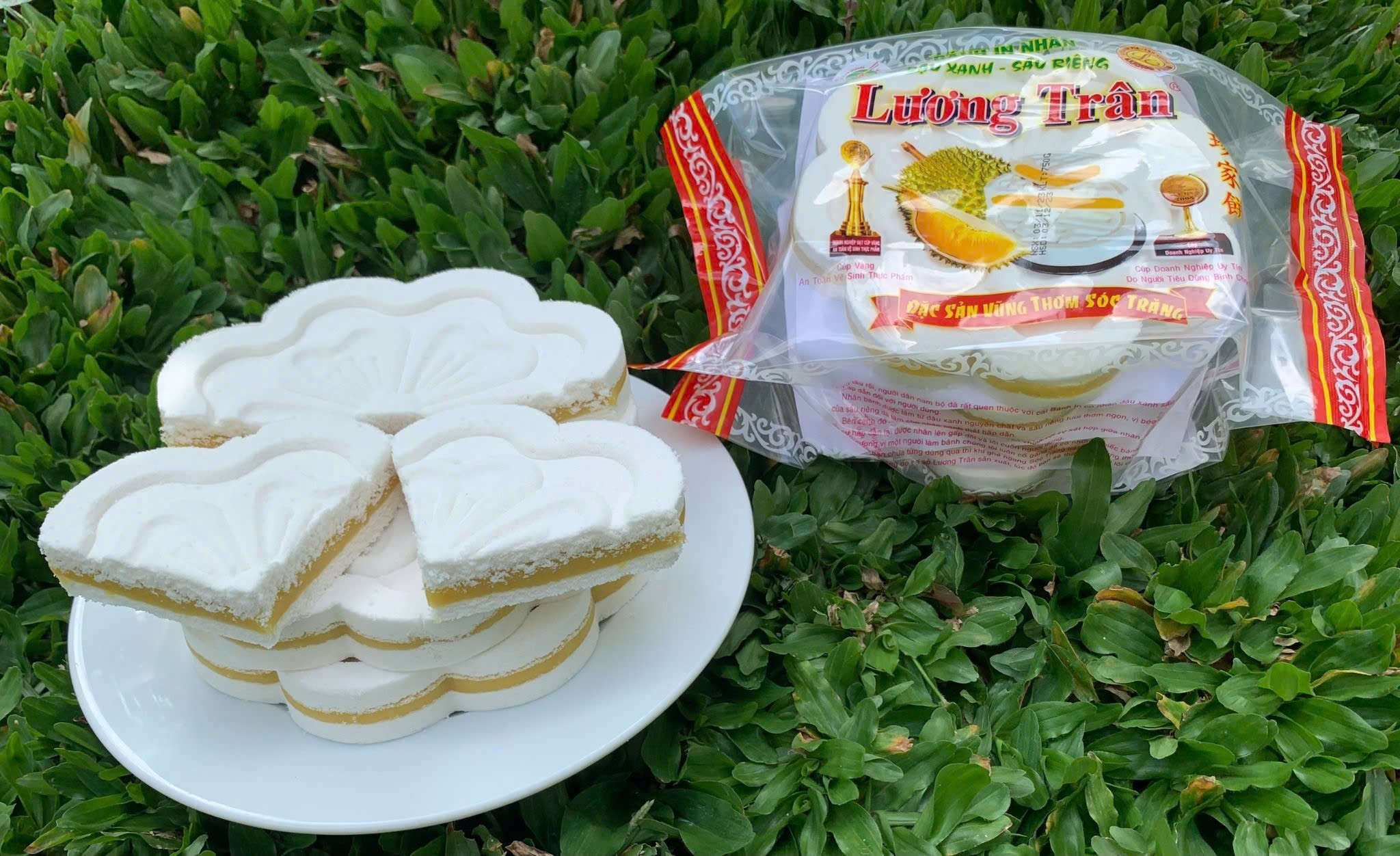 Bánh in nhân đậu xanh sầu riêng Lương Trân